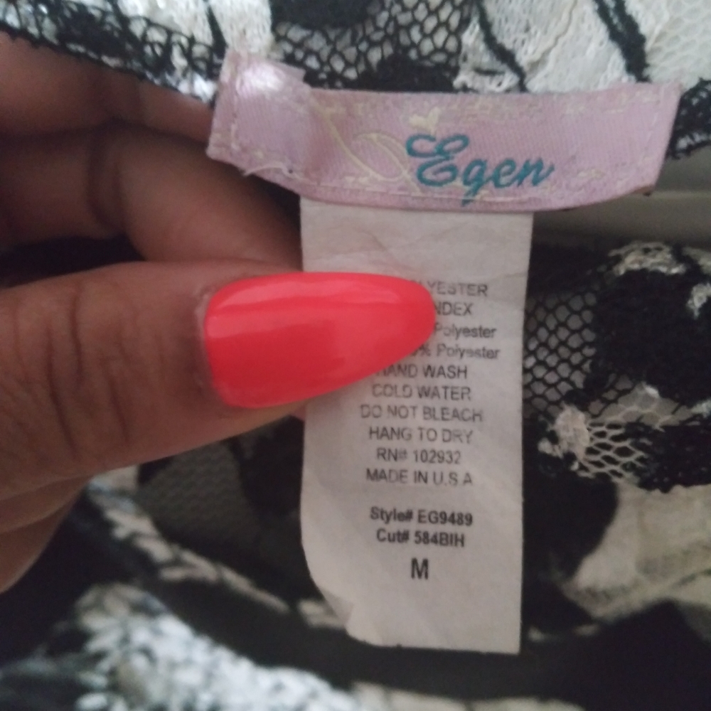 Dress - Picture 4 of 4